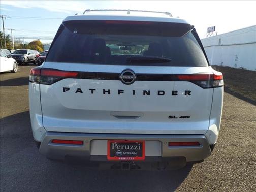 2025 Nissan Pathfinder SL 4WD