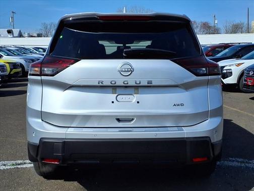 2025 Nissan Rogue SV