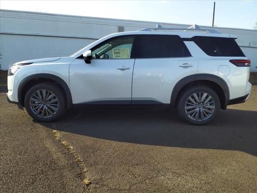 2025 Nissan Pathfinder SL 4WD