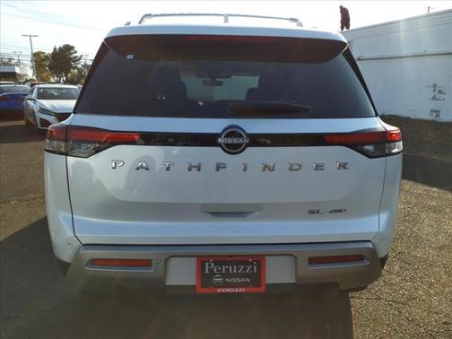 2025 Nissan Pathfinder SL 4WD