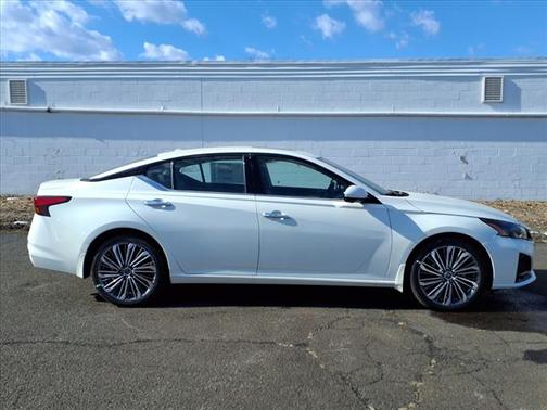 2025 Nissan Altima 2.5 SL