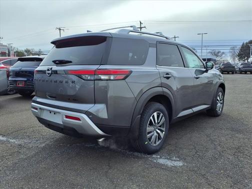 2025 Nissan Pathfinder SL 4WD