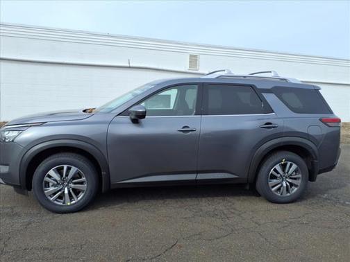 2025 Nissan Pathfinder SL 4WD