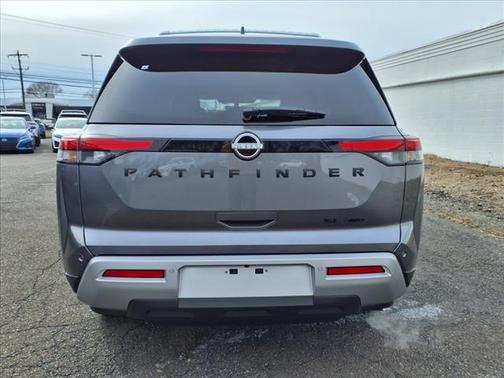 2025 Nissan Pathfinder SL 4WD