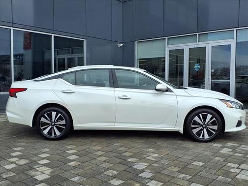 2022 Nissan Altima 2.5 SV