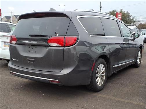 2018 Chrysler Pacifica Touring-L