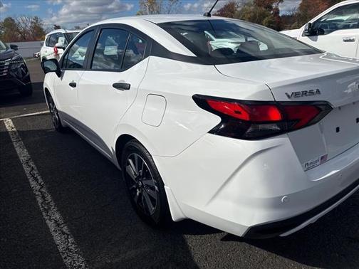 2024 Nissan Versa 1.6 S