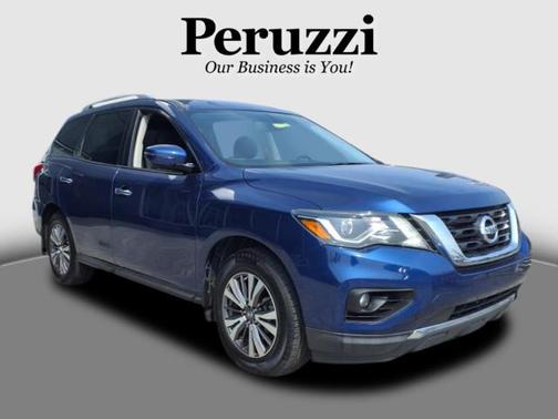 2017 Nissan Pathfinder SV
