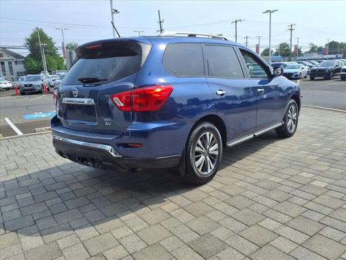 2017 Nissan Pathfinder SV