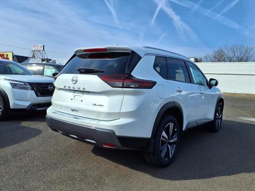 2025 Nissan Rogue SL