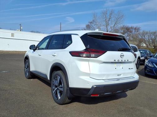 2025 Nissan Rogue SL