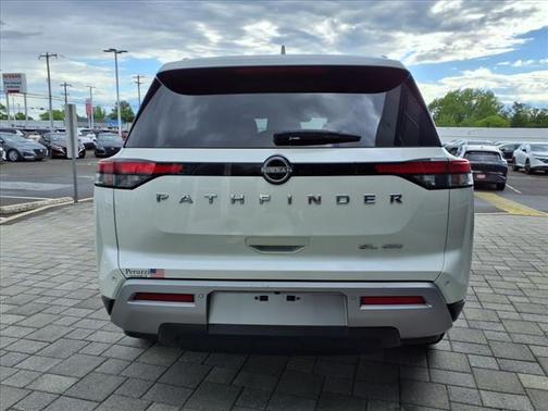 2022 Nissan Pathfinder SL 4WD