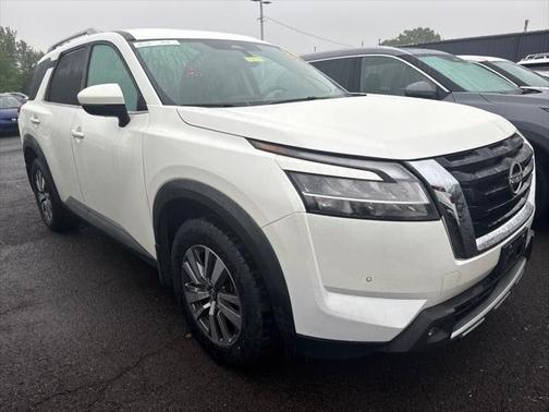 2022 Nissan Pathfinder SL 4WD