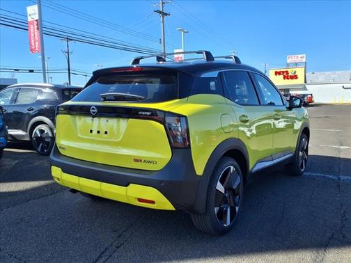 2025 Nissan Kicks SR