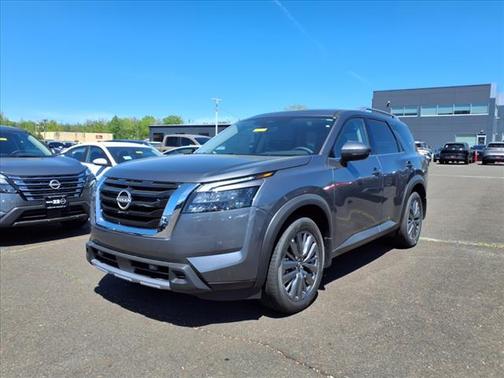 2025 Nissan Pathfinder SL 4WD