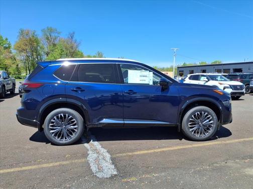 2025 Nissan Rogue Platinum