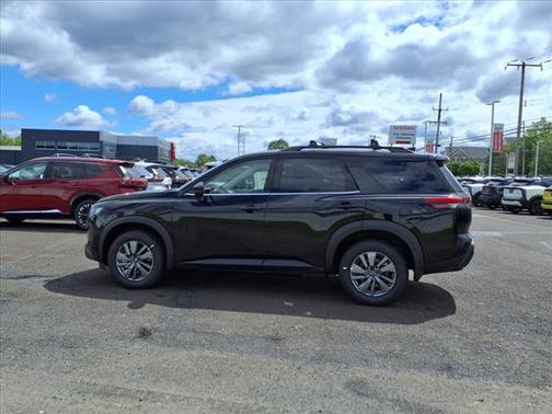 2025 Nissan Pathfinder SV 4WD