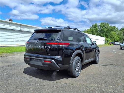 2025 Nissan Pathfinder SV 4WD