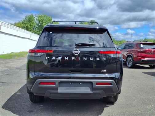 2025 Nissan Pathfinder SV 4WD