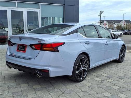 Gray Sky Pearl 2023 Nissan Altima SR FWD