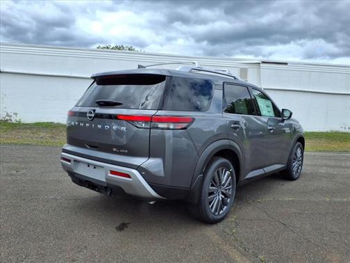 2025 Nissan Pathfinder SL 4WD