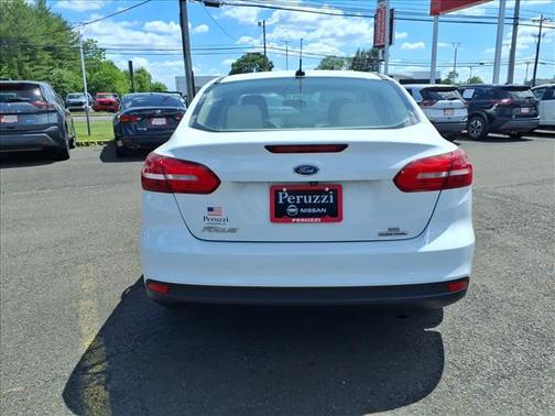 Oxford White 2016 Ford Focus SE