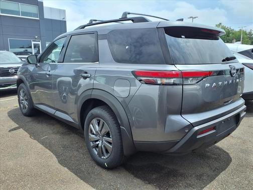 2025 Nissan Pathfinder SV 4WD