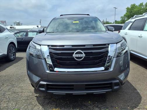 2025 Nissan Pathfinder SV 4WD