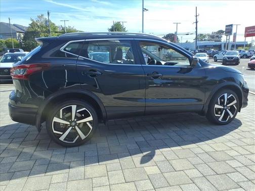 2022 Nissan Rogue Sport SL