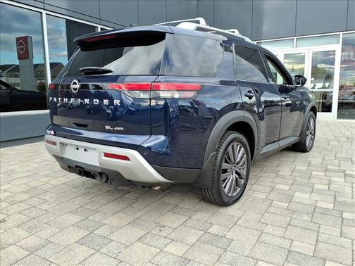 2023 Nissan Pathfinder SL 4WD