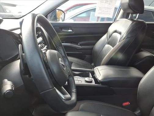 2023 Nissan Pathfinder SL 4WD