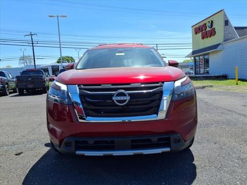 2025 Nissan Pathfinder SL 4WD