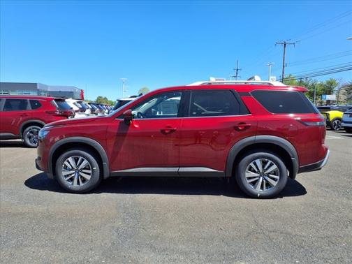 2025 Nissan Pathfinder SL 4WD