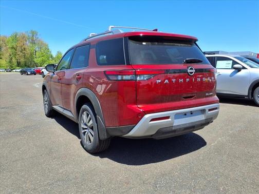 2025 Nissan Pathfinder SL 4WD