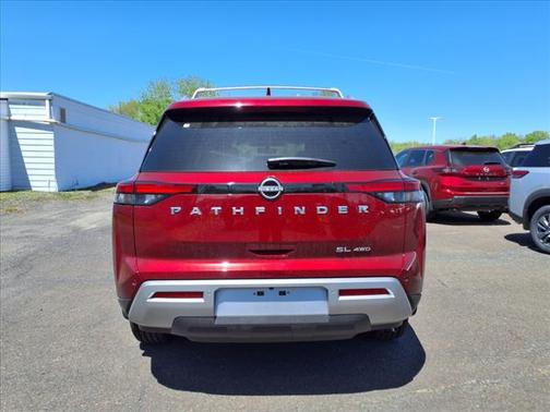 2025 Nissan Pathfinder SL 4WD
