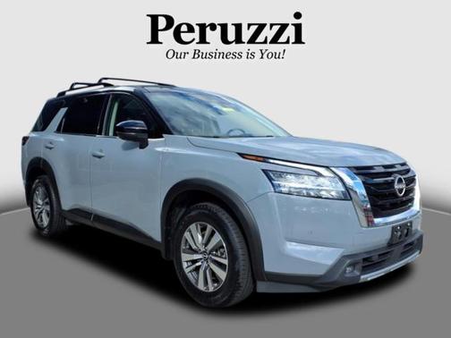 2022 Nissan Pathfinder SL 4WD