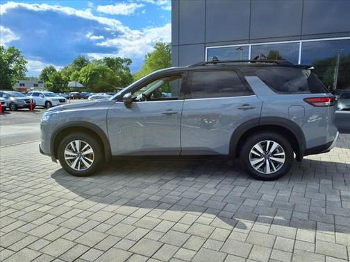 2022 Nissan Pathfinder SL 4WD