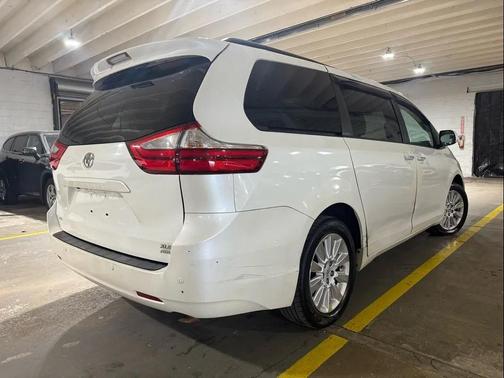 2015 Toyota Sienna XLE Premium