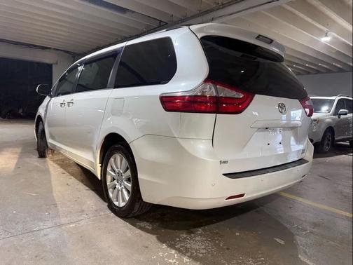 2015 Toyota Sienna XLE Premium