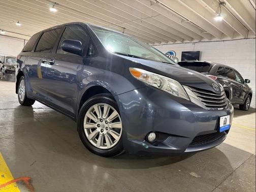 2017 Toyota Sienna XLE