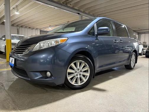 2017 Toyota Sienna XLE