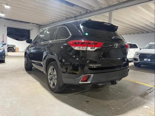 2017 Toyota Highlander Limited Platinum