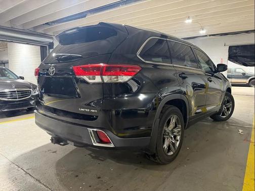 2017 Toyota Highlander Limited Platinum