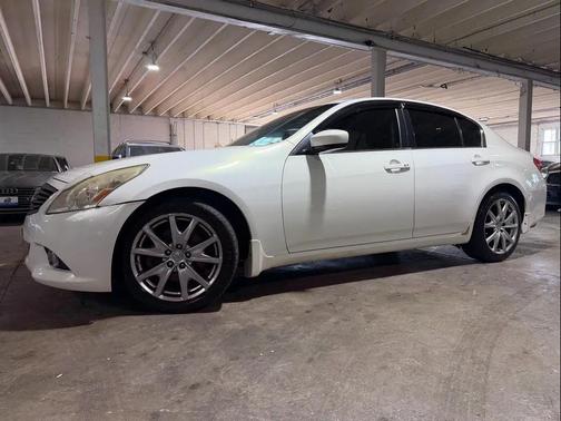 2013 INFINITI G37x Base