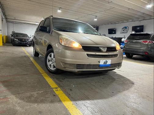 2005 Toyota Sienna LE