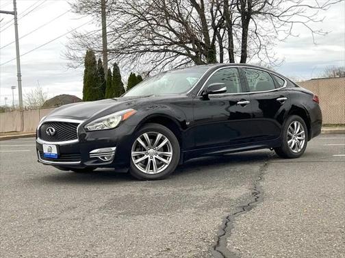 2015 INFINITI Q70 3.7