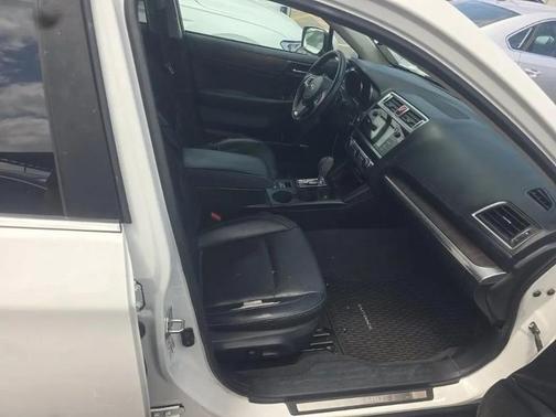 White 2017 Subaru Outback 3.6R Limited
