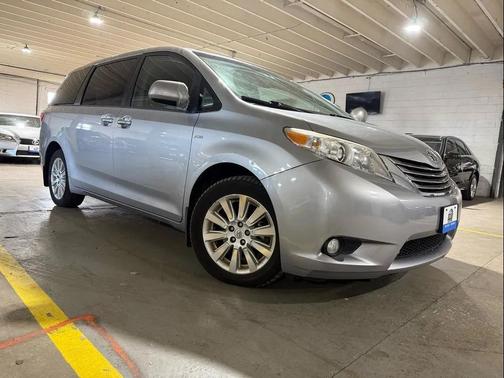 2016 Toyota Sienna XLE