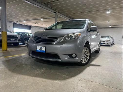 2016 Toyota Sienna XLE