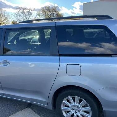 2016 Toyota Sienna XLE